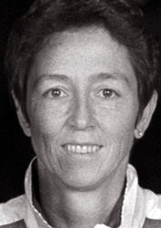 Porträt von Sabine Braun, Leichtathletin, fünffache Olympia-Teilnehmerin Siebenkampf, schwarz-weiß Aufnahme