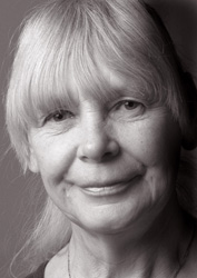 Porträt von Frau Ilse Kivelitz, Mitbegründerin vom Kulturrat Gerthe Bochum, schwarz-weiß Aufnahme