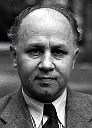 Porträt von Herrn Willi Geldmacher, von 1946 bis 1952 Oberbürgermeister von Bochum, schwarz-weiß Aufnahme