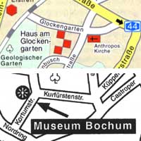 Abbildung von zwei Anfahrtsplänen. Zum einen ein farbiger Anfahrtsplan zum Altenheim "Am Glockengarten" und zum anderen ein Anfahrtsplan in schwarzweiß zum "Museum Bochum"