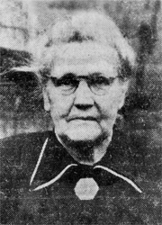 Porträt von Frau Gertrud Czappa, 1919 zog sie als eine der ersten Frauen ins Bochumer Stadtparlament ein, schwarz-weiß Aufnahme