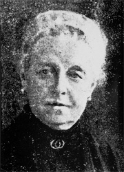 Porträt von Frau Hedwig Baare, 1885 gehörte sie dem Vorstand des Vaterländischen Frauenvereins vom Roten Kreuz an, schwarz-weiß Aufnahme