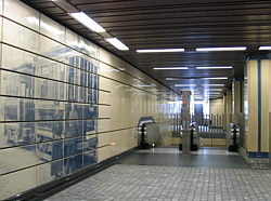 Innenaufnahme der U-Bahnhof Haltestelle Oskar-Hoffmann-Straße der Linie U 35
