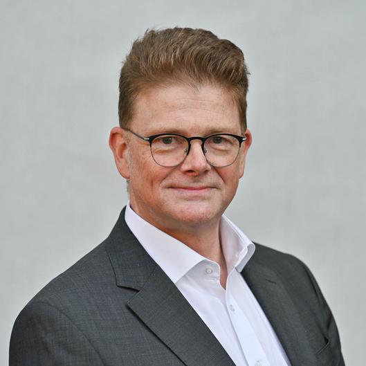 121 Dr. Dirk MeyerDr. Dirk Meyer