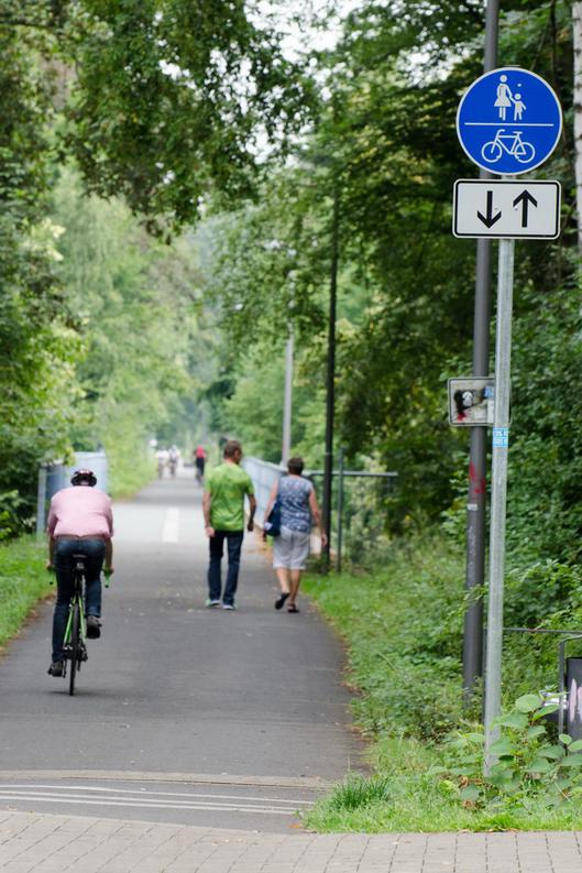 Beschilderung zum Radverkehr in Bochum, 26.07.2016.