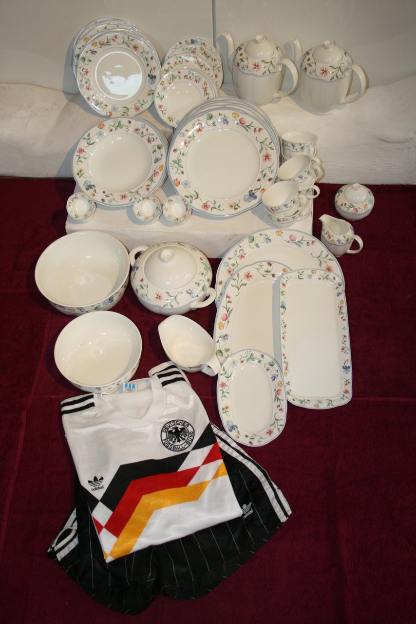 Tafelservice als Prämie für den Europameister-Titel des Damen-National-Teams 1989