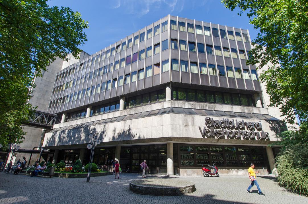 Das Bild zeigt das Bildungs- und Verwaltungszentrum.