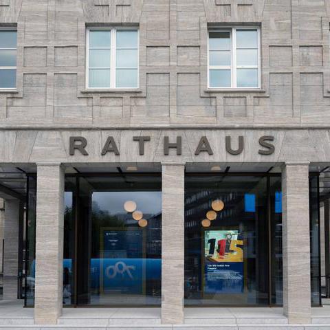 Eingang Rathaus Bochum