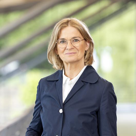 213 Dr. Eva Maria HubbertPorträtbild von Stadtkämmerin Dr. Eva Maria Hubbert