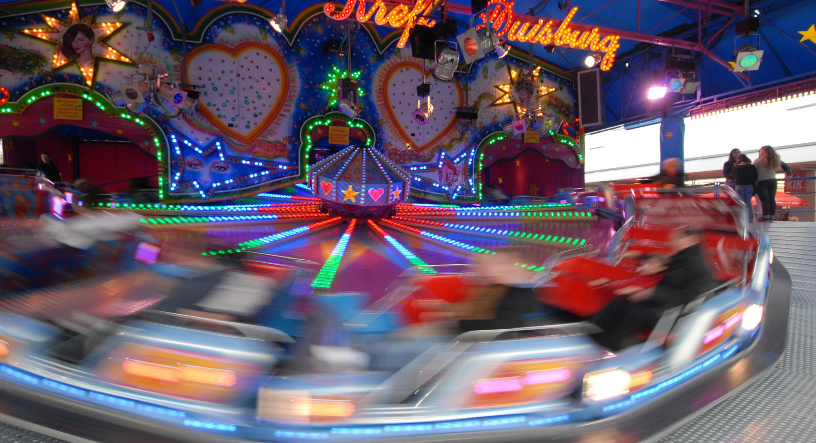 Ein Karussell auf der Gertrudiskirmes