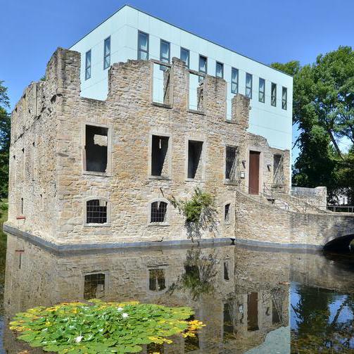 Außenaufnahme des Kubus im Park Haus Weitmar