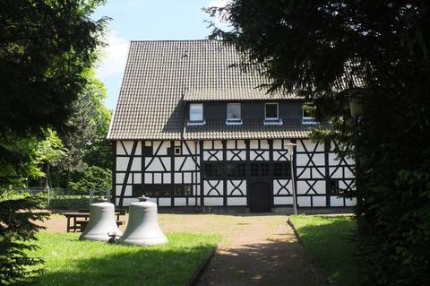 Das Bild zeigt eine Außenaufnahme des Heimatmuseums Helfs Hof.
