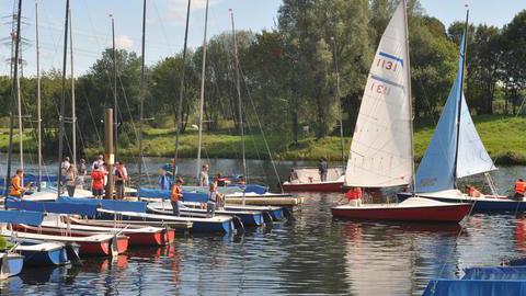 Der Hafen Heveney mit Segelbooten am Kemnader See in Bochum
