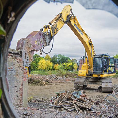 Ostpark startet in Umsetzungsphase - Abriss der alten Stadt-Gärtnerei