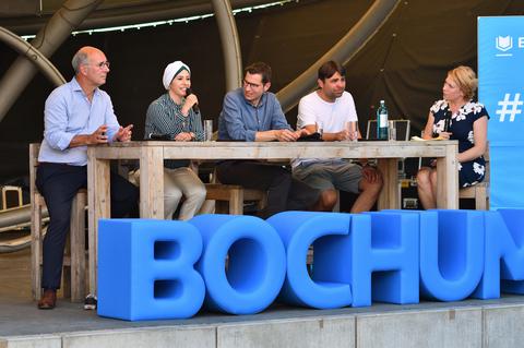 SommerDIALOG mit Oberbürgermeister Thomas Eiskirch auf der KAP-Bühne im Herzen des Bermuda-Dreiecks am 29. Juni 2019