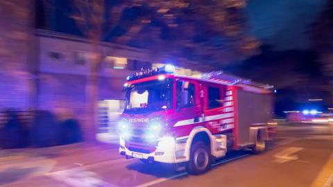 Löschfahrzeug vor der Innenstadtwache