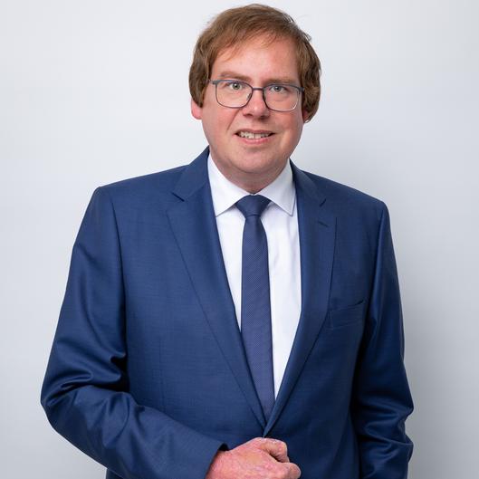 0 Dr. Stefan JoxStefan Jox