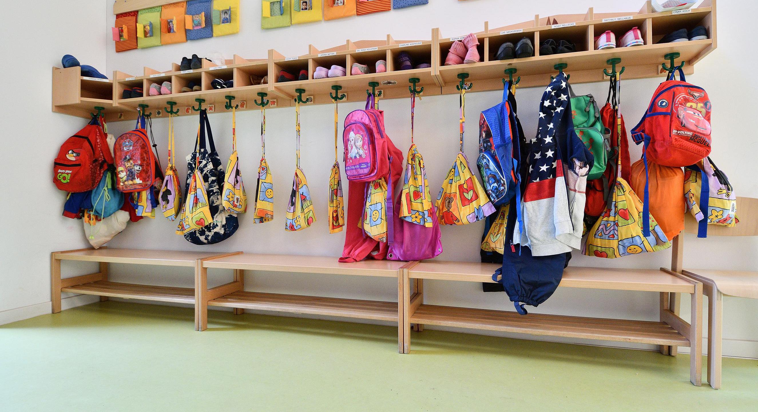 Kinder-Garderobe in der städtischen Kita am Sattelgut in Bochum-Dahlhausen