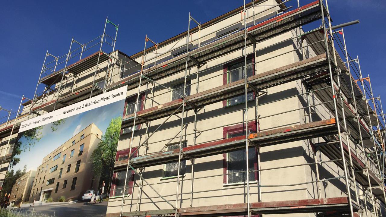 Neubau im Baugebiet Ostpark in Bochum-Laer - Haus mit Baugerüst