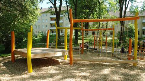 Klettergerüst auf dem Spielplatz "Diekampdschungel"