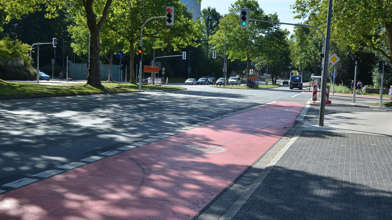 Fahrradstreifen an der Wasserstraße