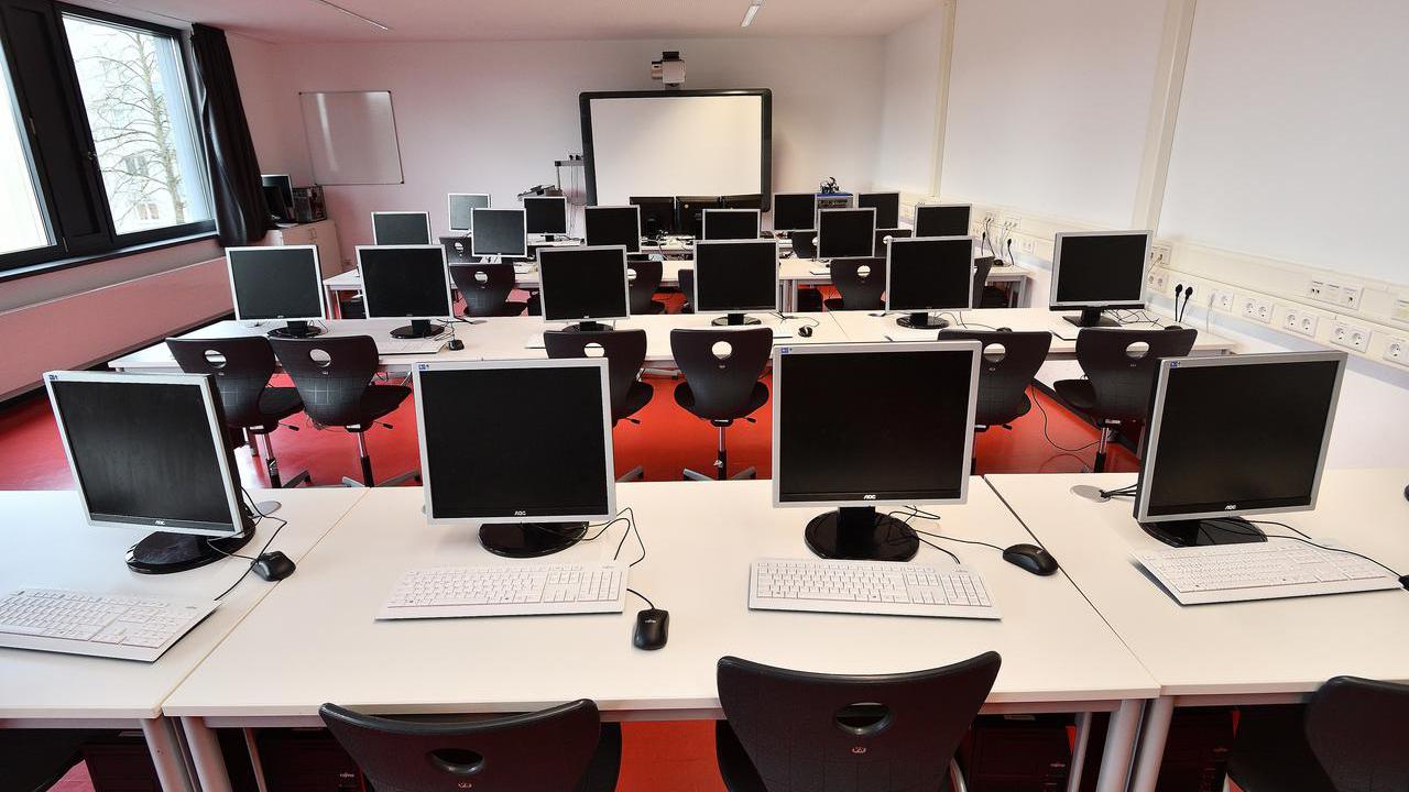 PC-Arbeitsplätze in der Liselotte-Rauner-Hauptschule