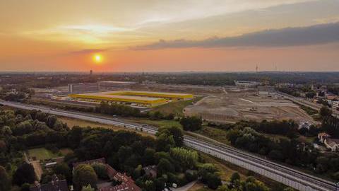 Sonnenuntergang hinter Haus Laer, Querspange und MARK 51°7 in Bochum - Luftaufnahme