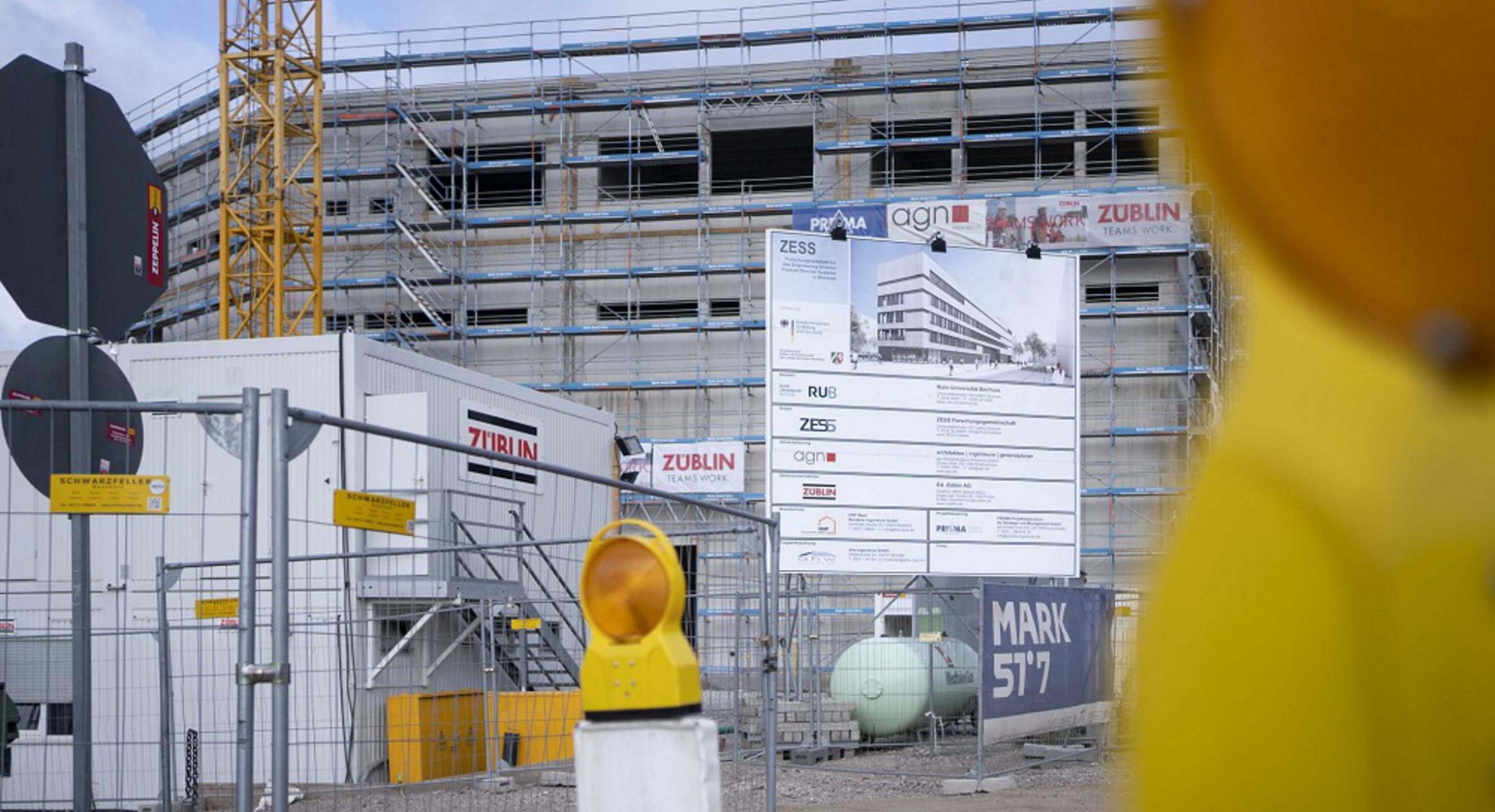 Das Zentrum für Engineering Smarter Produkt-Service-Systeme (ZESS) nimmt Gestalt an. Der Rohbau steht.