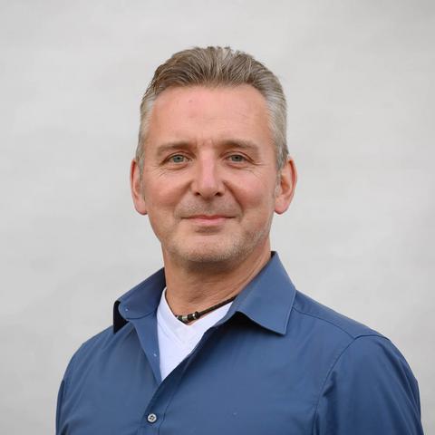 123  Thorsten NeumannThorsten Neumann