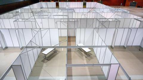 Das Impfzentrum im RuhrCongress am 15. Dezember 2020 - Blick von oben auf die "Impfstraßen"