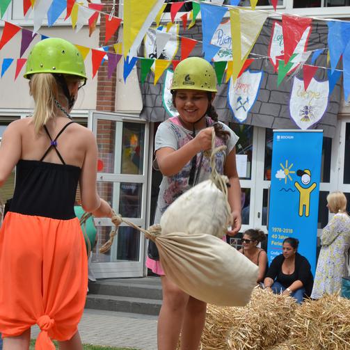 Spielende Kinder bei einer Ferienpass-Aktion