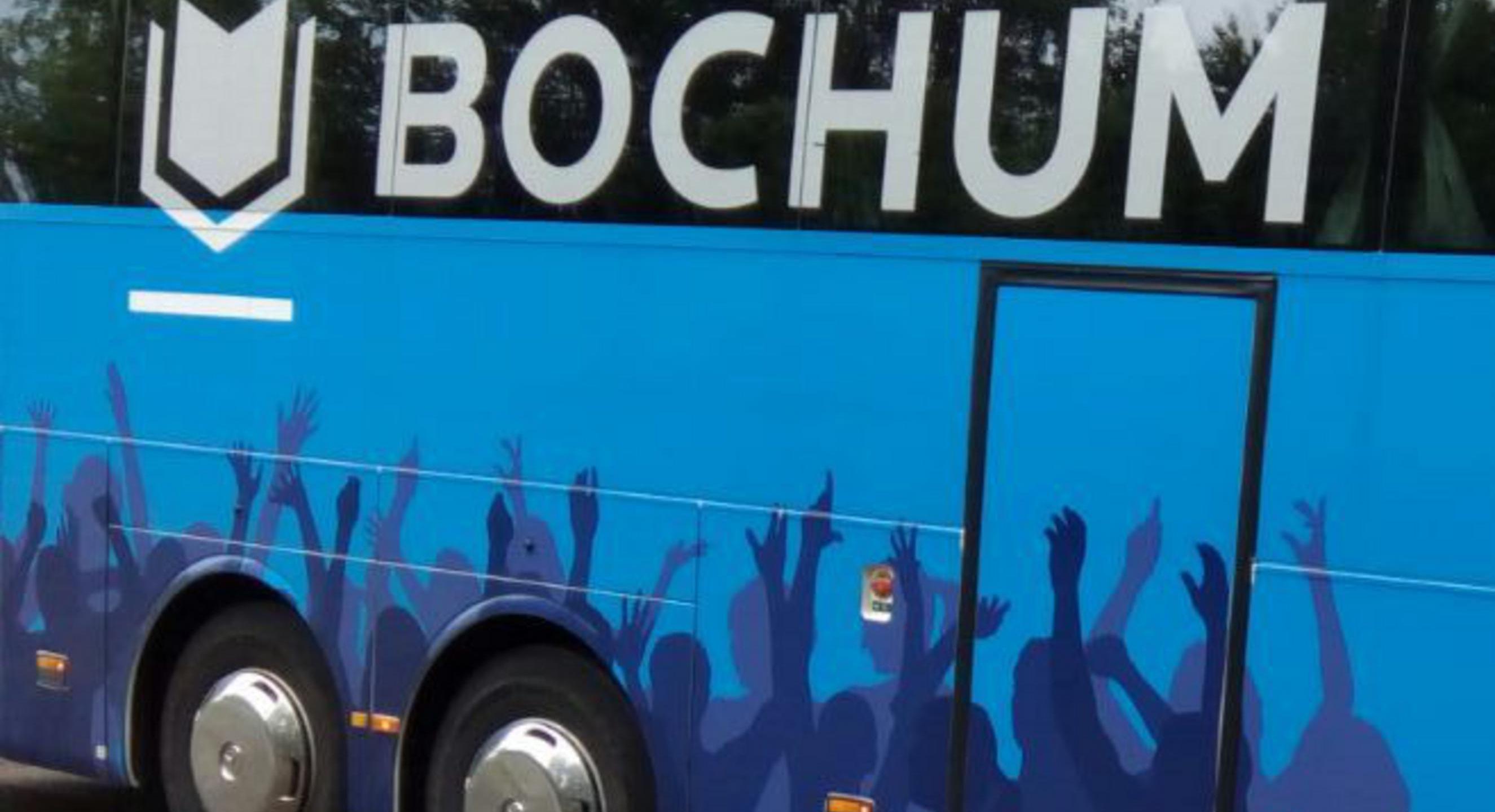 Bus mit Bochum-Logo