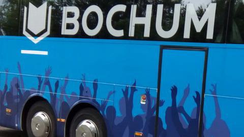 Bus mit Bochum-Logo