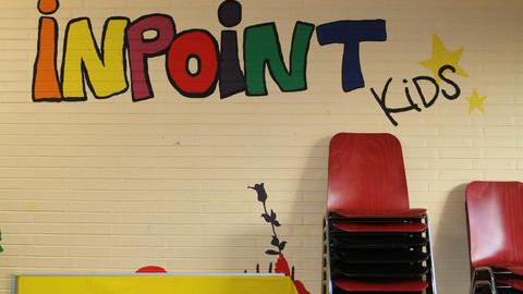 Wand mit Schrift Inpoint