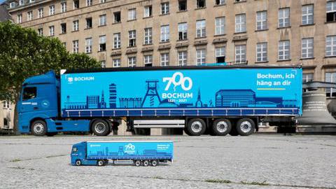 700 Jahre Bochum LKW auf dem Rathausvorplatz
