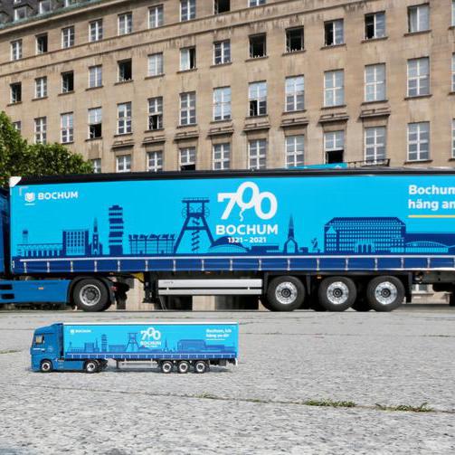 700 Jahre Bochum LKW auf dem Rathausvorplatz