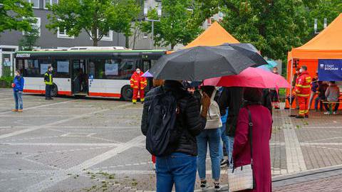 Der Impfbus auf dem Buscheyplatz