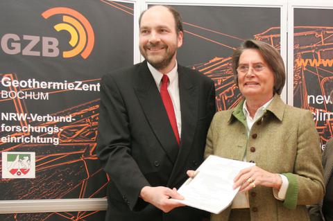  Bewilligungsbescheid für das an der Fachhochschule Bochum geplante GeothermieZentrum 
