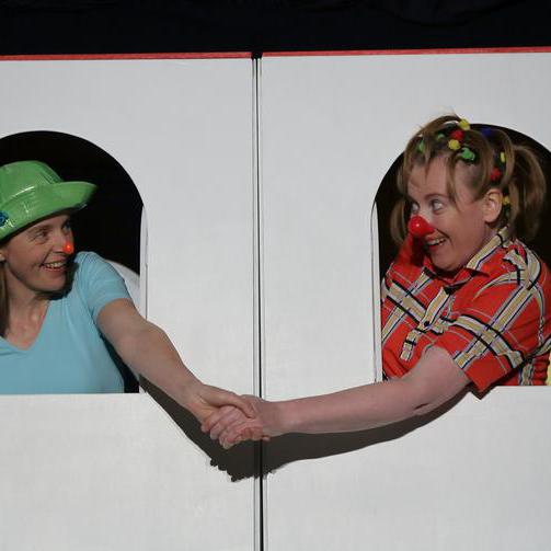 Die Aufführung im Kindertheater regte zum Lachen und zum Staunen an.