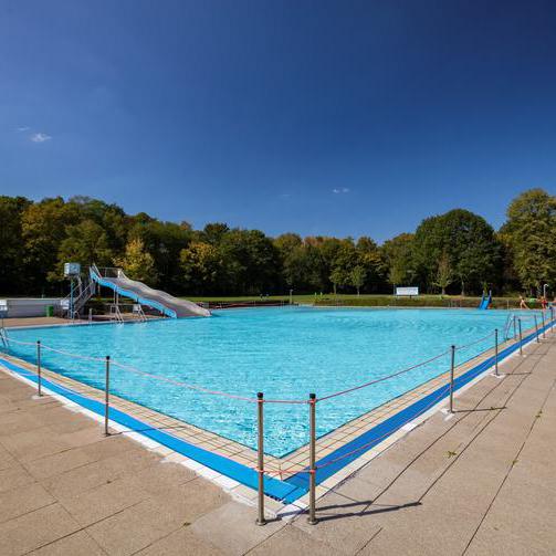Dank des Ferienpasses gab es an heißen Sommertagen eine kostenlose Abkühlung im Freibad.