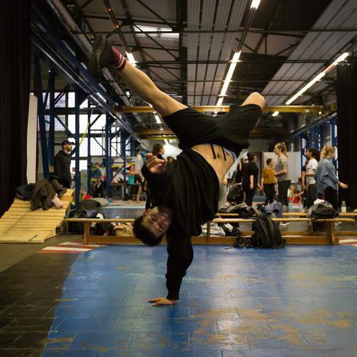 Sich zu coolen Songs bewegen und neue Moves kennenlernen - das konnte man beim Breakdance-Projekt ausprobieren!