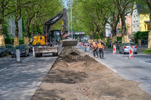 Spatenstich für Baumaßnahmen auf und an der Königsallee in Bochum, 05.04.2022.