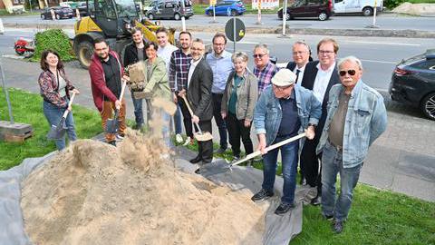 Spatenstich für Baumaßnahmen auf und an der Königsallee in Bochum, 05.04.2022.