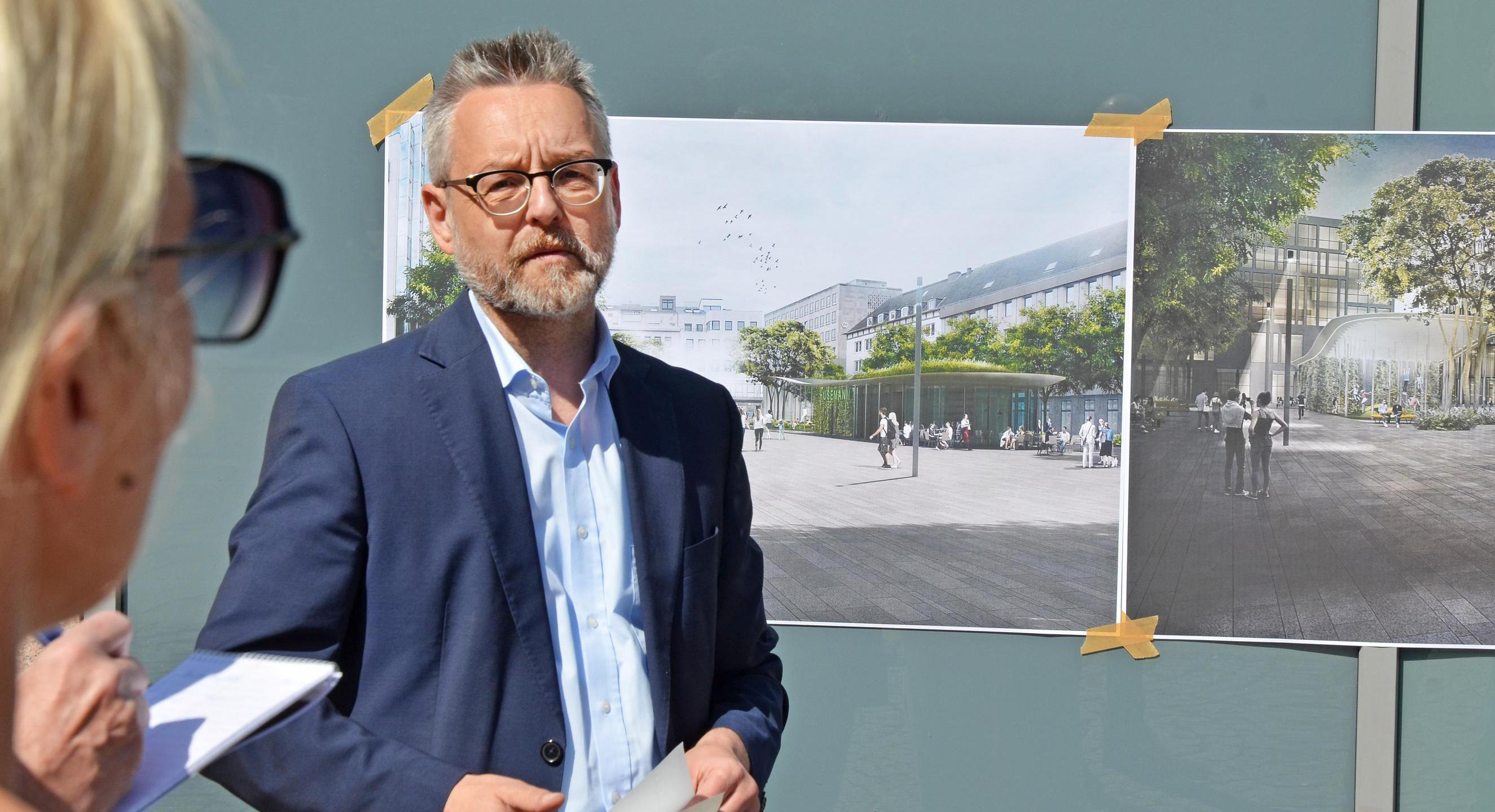 Stadtbaurat Markus Bradtke bei der Vorstellung der Planungen