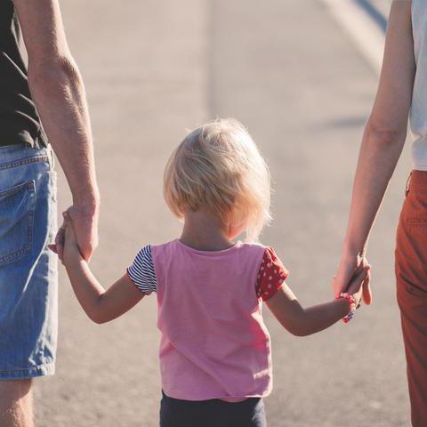 Das Familienbüro hilft bei allen Fragen rund um Familie und Kinder. 