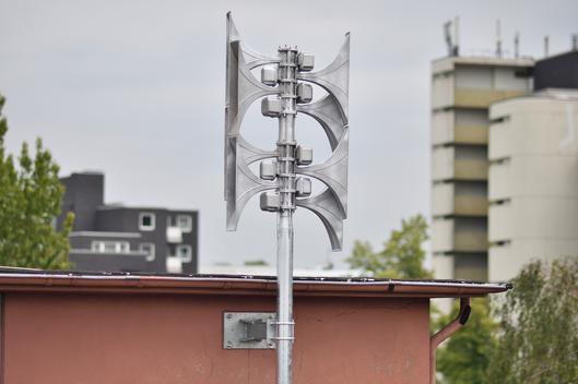 Eine Sirene für Bevölkerungsschutz auf dem Rathaus in Bochum-Wattenscheid.