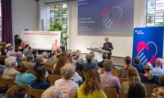Franz Müntefering spricht auf der Zweiten Bochumer Sozialkonferenz