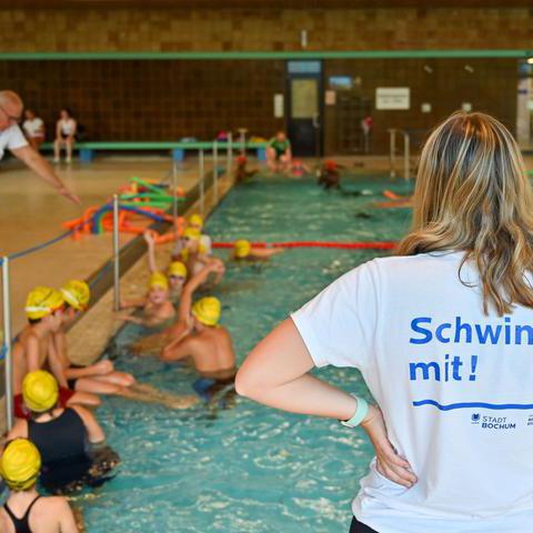 Insgesamt nahmen 300 Kinder aus fünf Grundschulen an der Schwimmkompaktwoche teil. 