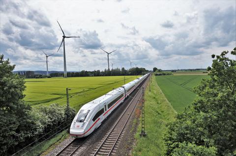 DB Fernverkehr mit ICE 4 (Baureihe 412) bei Stadthagen