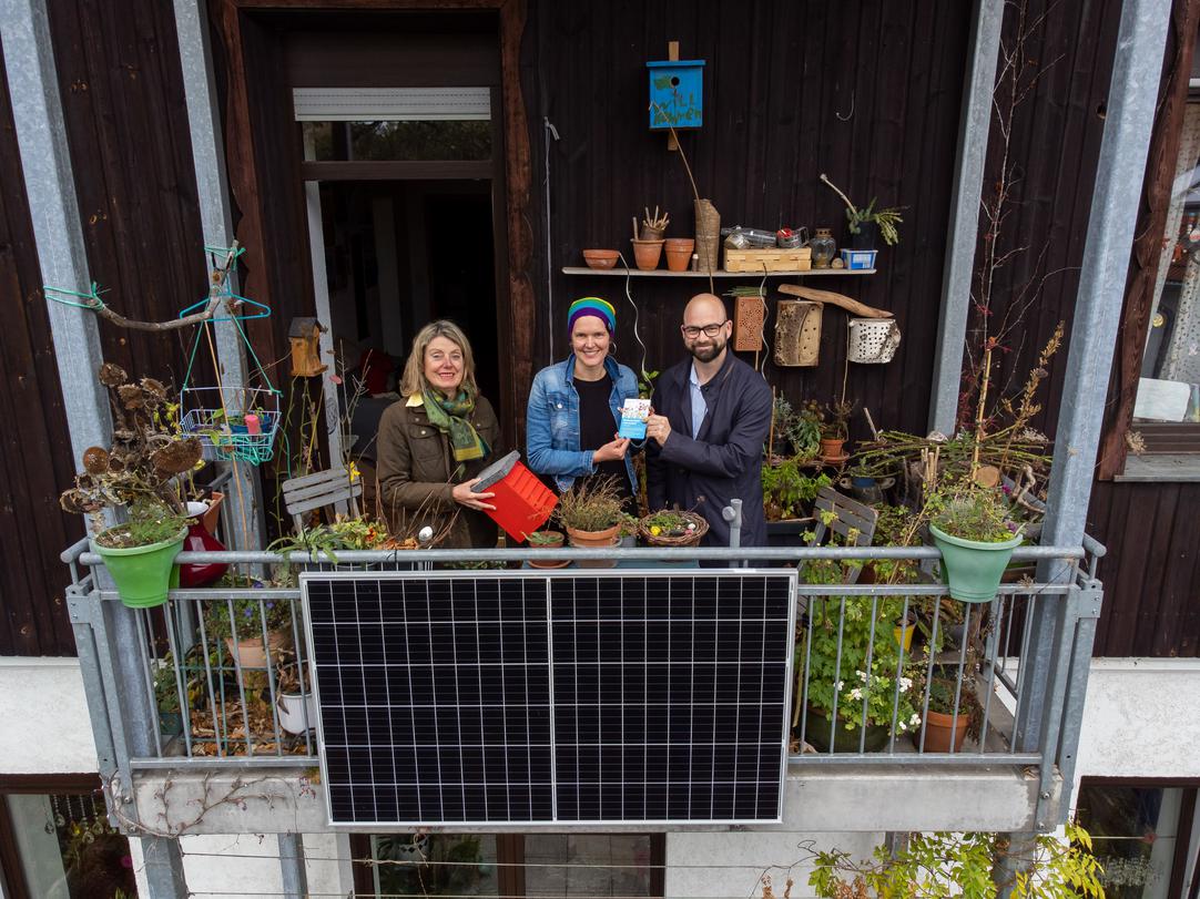 Die städtische Umweltpädagogin Rita Brandenburg, Ulrike Hiltawsky und Philipp Heidt, den Leiter des Umwelt- und Grünflächenamtes.